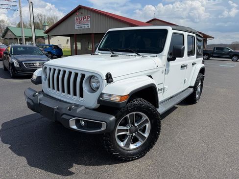 Used 2018 Jeep Wrangler Unlimited Sahara image 1