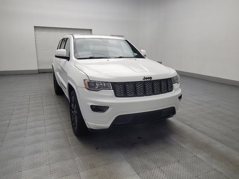 Used 2019 Jeep Grand Cherokee Altitude image 13