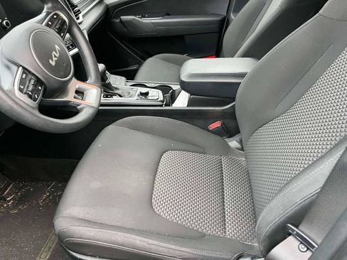 Used 2023 Kia Sportage LX FWD image 5