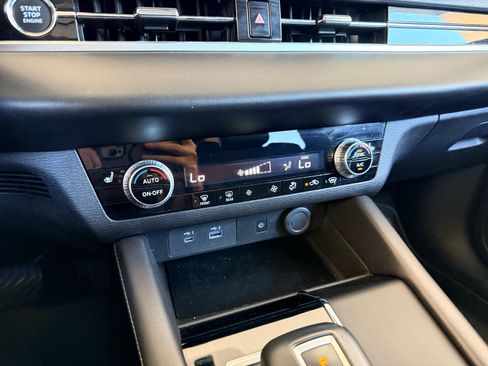 Used 2024 Mitsubishi Outlander SE AWD/4WD image 18
