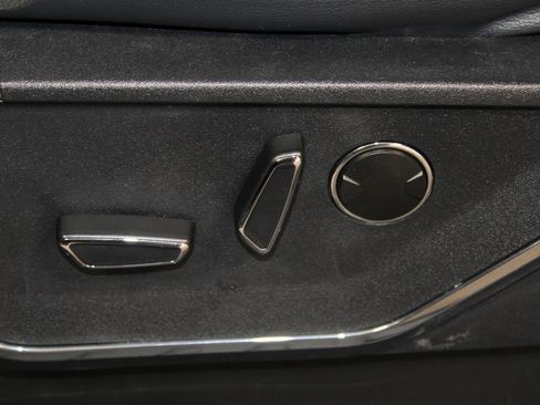 Used 2023 Ford F150 Lariat w/ Equipment Group 502A High image 17