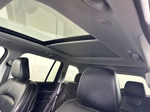 Used 2023 Jeep Grand Cherokee 4WD 4xe image 12