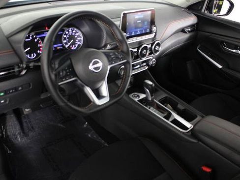 Certified 2025 Nissan Sentra SR FWD image 19