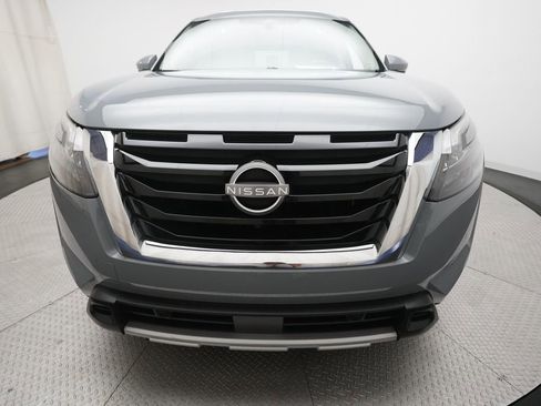 Certified 2025 Nissan Pathfinder Platinum w/ Cargo Package AWD/4WD image 23