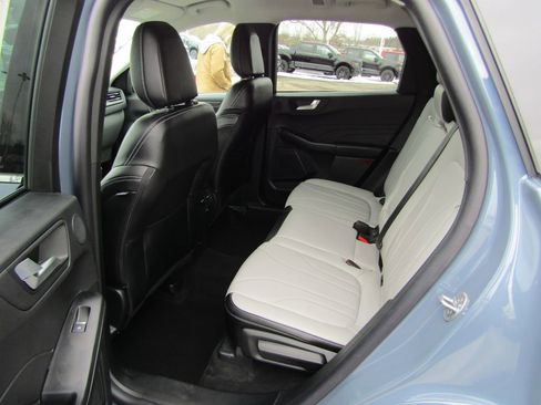 Used 2025 Ford Escape Platinum w/ Premium Technology Package AWD/4WD image 14