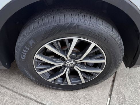 Used 2019 Volkswagen Tiguan SE w/ Panoramic Sunroof Package AWD/4WD image 35