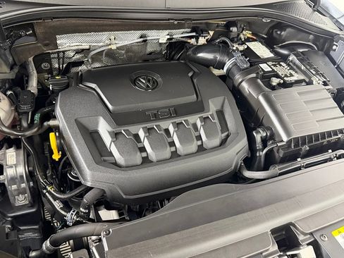 Used 2022 Volkswagen Tiguan SE R-Line FWD image 32