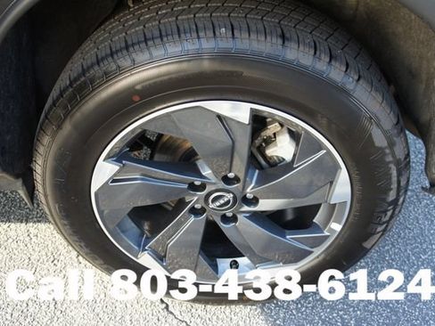 Used 2025 Nissan Rogue SV FWD image 13