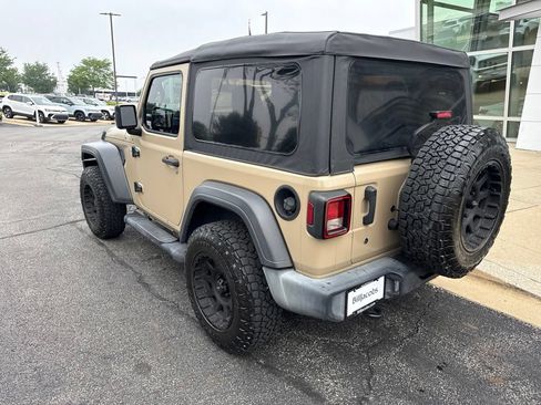 Used 2019 Jeep Wrangler Sport AWD/4WD image 4