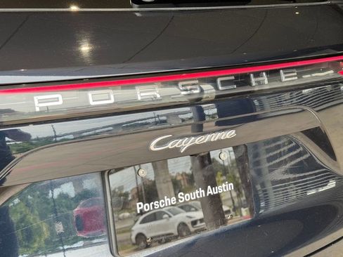 Certified 2019 Porsche Cayenne AWD/4WD image 14
