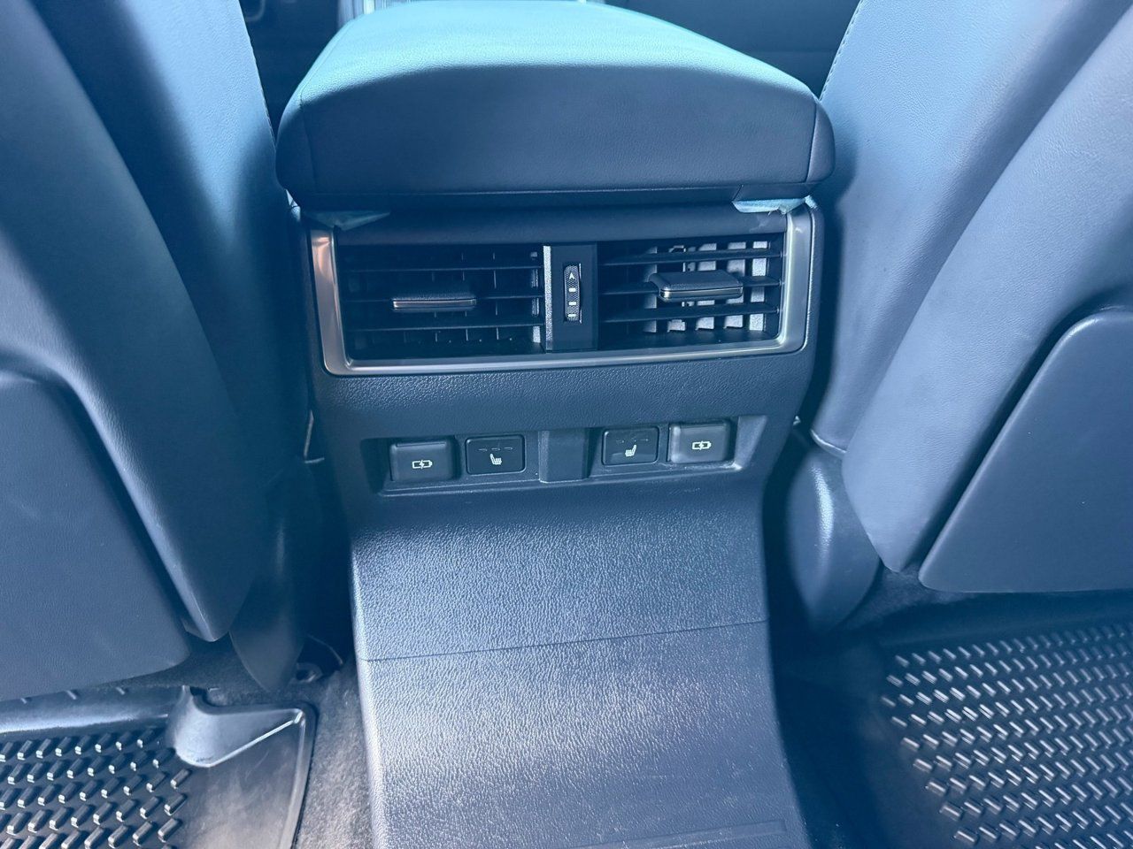 Used 2024 Lexus GX 550 AWD/4WD image 17