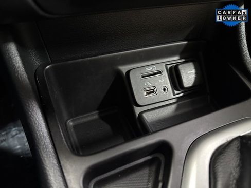 Used 2016 Jeep Cherokee Sport image 15