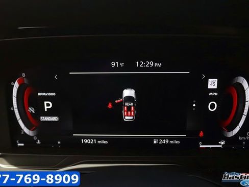 Used 2025 Nissan Pathfinder Platinum FWD image 19