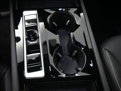 New 2026 Volkswagen Atlas SE image 9