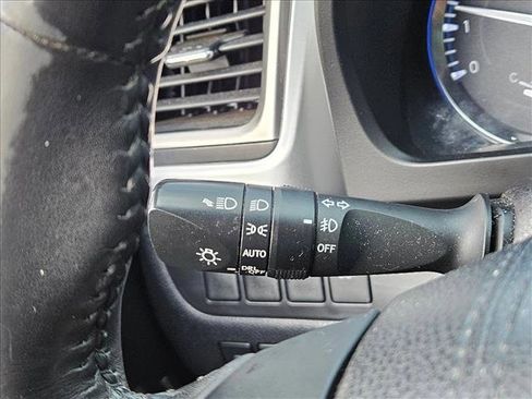 Used 2015 Toyota Highlander Plus image 15