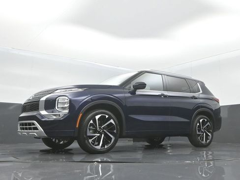 Used 2024 Mitsubishi Outlander SEL image 11