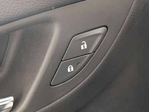 Certified 2023 Chevrolet Equinox LT w/ Driver Convenience Package image 11