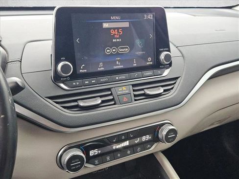 Used 2019 Nissan Altima 2.5 SV image 10