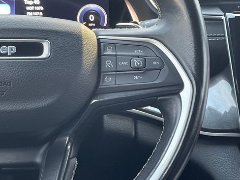 Used 2022 Jeep Grand Cherokee Altitude image 19