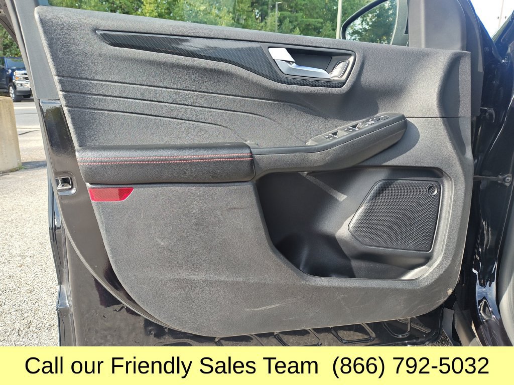 Used 2025 Ford Escape ST-Line Select AWD/4WD image 12