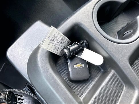 Used 2021 Chevrolet Silverado 1500 LT w/ Convenience Package II RWD image 14