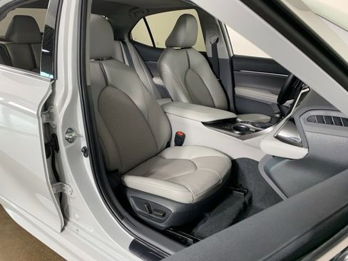 Used 2023 Toyota Camry XSE image 39