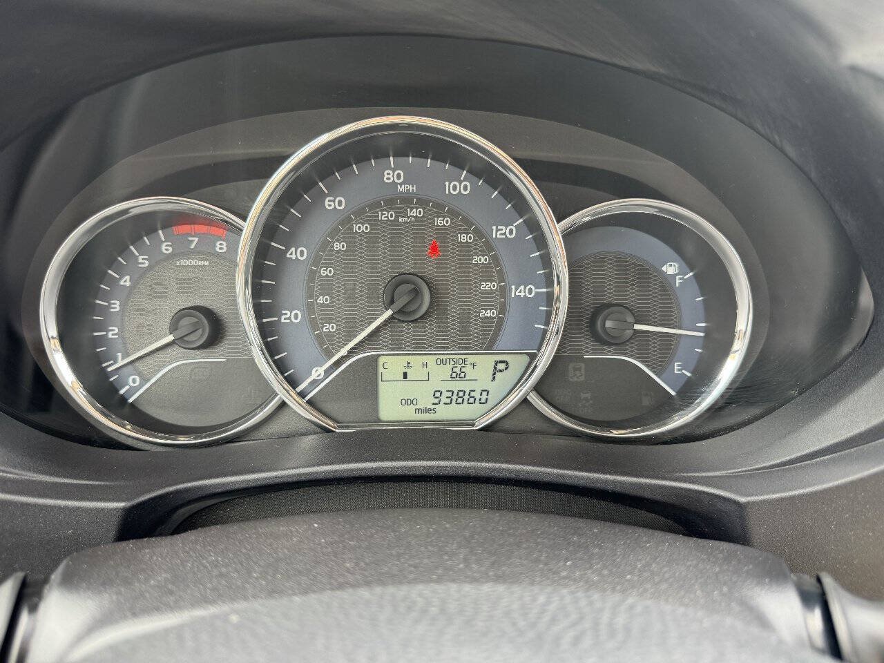 Used 2014 Toyota Corolla LE FWD image 12
