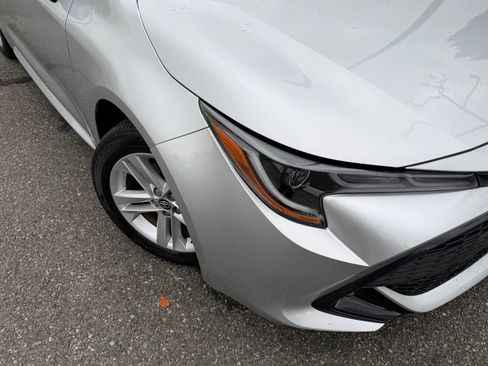 Used 2019 Toyota Corolla SE FWD image 2