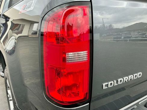 Used 2017 Chevrolet Colorado Z71 image 14