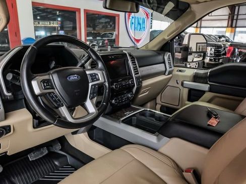 Used 2017 Ford F450 Lariat image 5