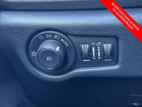 New 2026 Chrysler Pacifica Select image 13