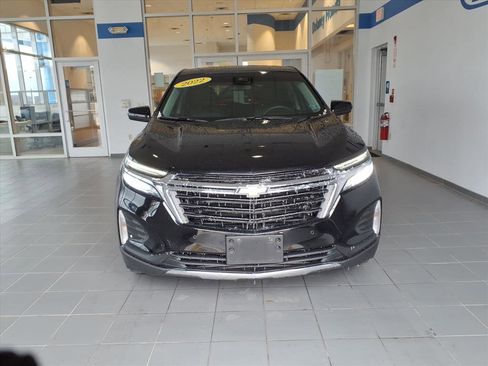 Used 2022 Chevrolet Equinox LT image 2