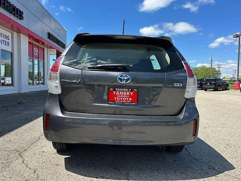 Certified 2017 Toyota Prius V Two FWD image 4