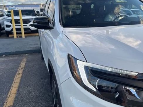 Used 2023 Honda Passport Elite image 2