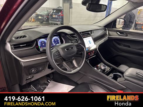 Used 2023 Jeep Grand Cherokee Limited image 15