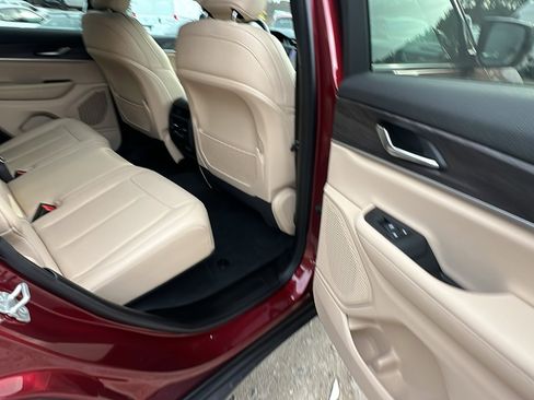 Used 2024 Jeep Grand Cherokee Limited image 22