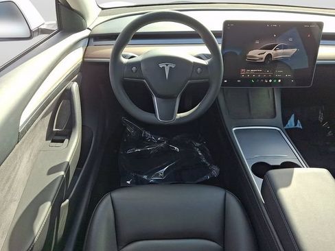 Used 2023 Tesla Model 3 Standard Range RWD image 13