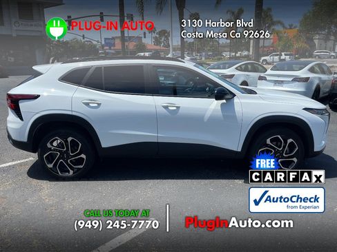 Used 2024 Chevrolet Trax RS w/ Driver Confidence Package FWD image 3
