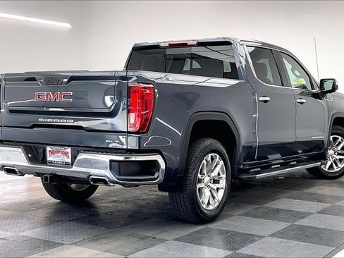 Used 2022 GMC Sierra 1500 SLT w/ SLT Premium Package image 13