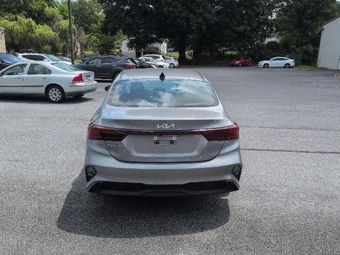 Used 2024 Kia Forte LXS FWD image 7