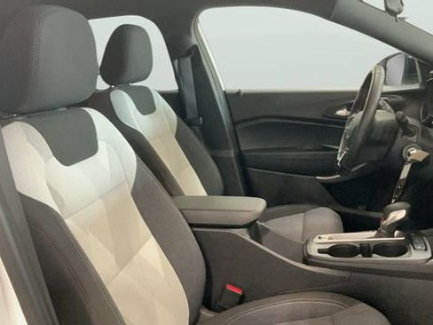 Used 2024 Chevrolet Trax RS w/ Driver Confidence Package FWD image 12
