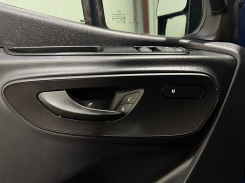 Used 2024 Mercedes-Benz Sprinter 2500 image 18