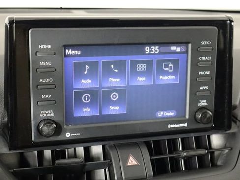 Used 2020 Toyota RAV4 LE FWD image 27