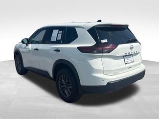 Certified 2024 Nissan Rogue S FWD video 3