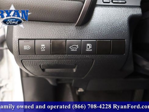 Used 2024 Toyota Camry SE image 28