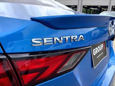 Used 2025 Nissan Sentra SR w/ SR Premium Package FWD image 30