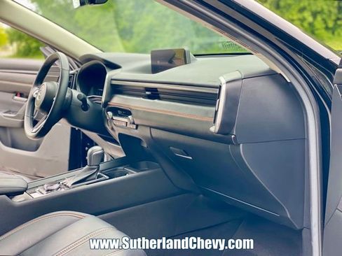 Used 2025 MAZDA CX-50 AWD 2.5 Hybrid w/ Premium Pkg image 18