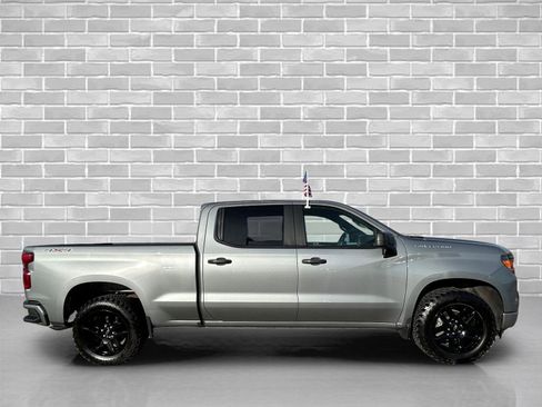 Used 2023 Chevrolet Silverado 1500 Custom image 6