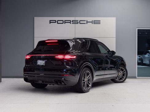 Certified 2023 Porsche Cayenne S Platinum w/ Assistance Package AWD/4WD image 6
