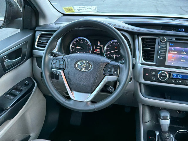 Used 2016 Toyota Highlander XLE FWD image 24